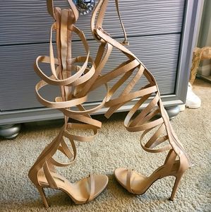 Nude Heels 👠